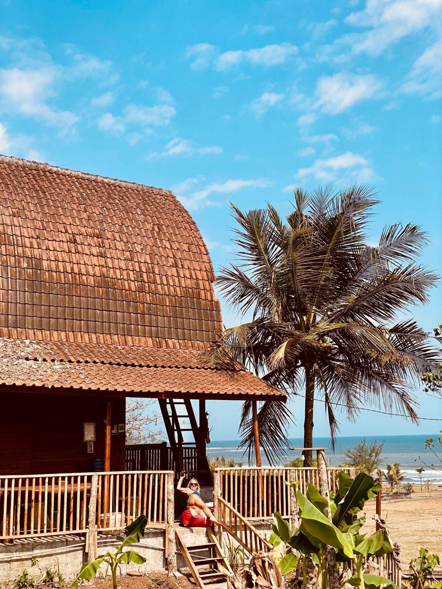 Dikaloha Surfschool And Stay Airsatang エクステリア 写真